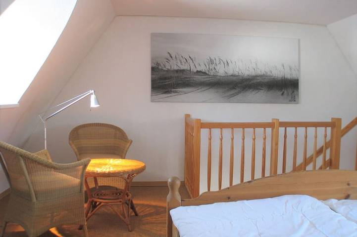 Apartamento entero, Apartamento en una casa de campo con techo de paja, directamente en la playa para 2-4 personas in Müggenburg, Zingst