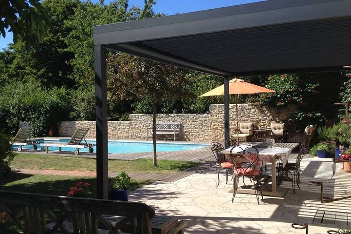 Location de vacances pour 8 personnes, avec jardin et balcon à Tossiat