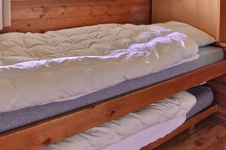 Ganze Wohnung, Einfache Wohnung für 4 Personen, Wohnzimmer mit Kamin, 1 Bett und 1 Schlafsofa, Kochnische, Kammer m in Grimentz, Anniviers