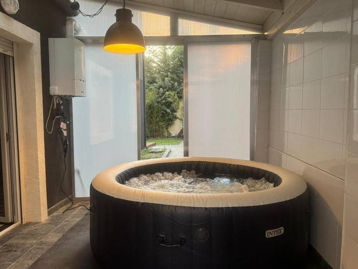 Casa rural para 8 personas, con Jacuzzi y Terraza además de Jardín y Piscina en Galapagar - 2