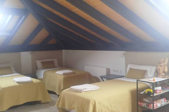 Casa Isabella Grande: Detached House with a Spacious Garden in Entrambasaguas, Cantabrian Coast