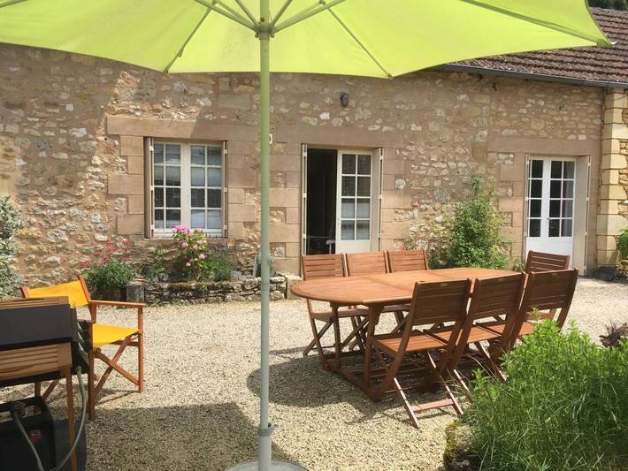 Maison d’hôte pour 5 personnes, avec Terrasse et Jardin ainsi que Piscine et Vue
