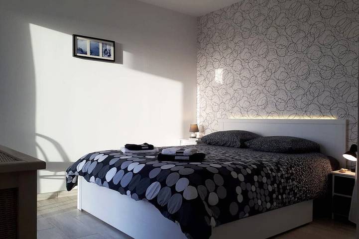 Location de vacances pour 8 personnes, avec terrasse et jardin à Dragey-Ronthon - 2