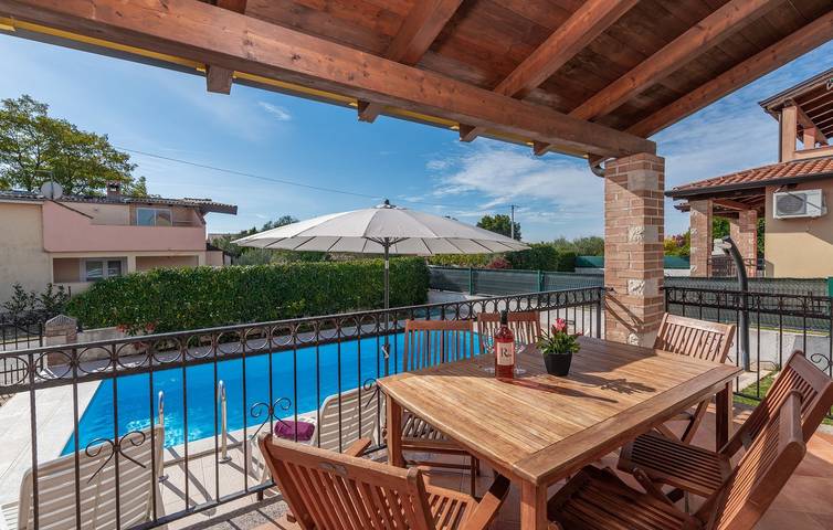 Ferienhaus für 6 Personen, mit Balkon/Terrasse und Garten sowie Pool in Nova Vas - 3