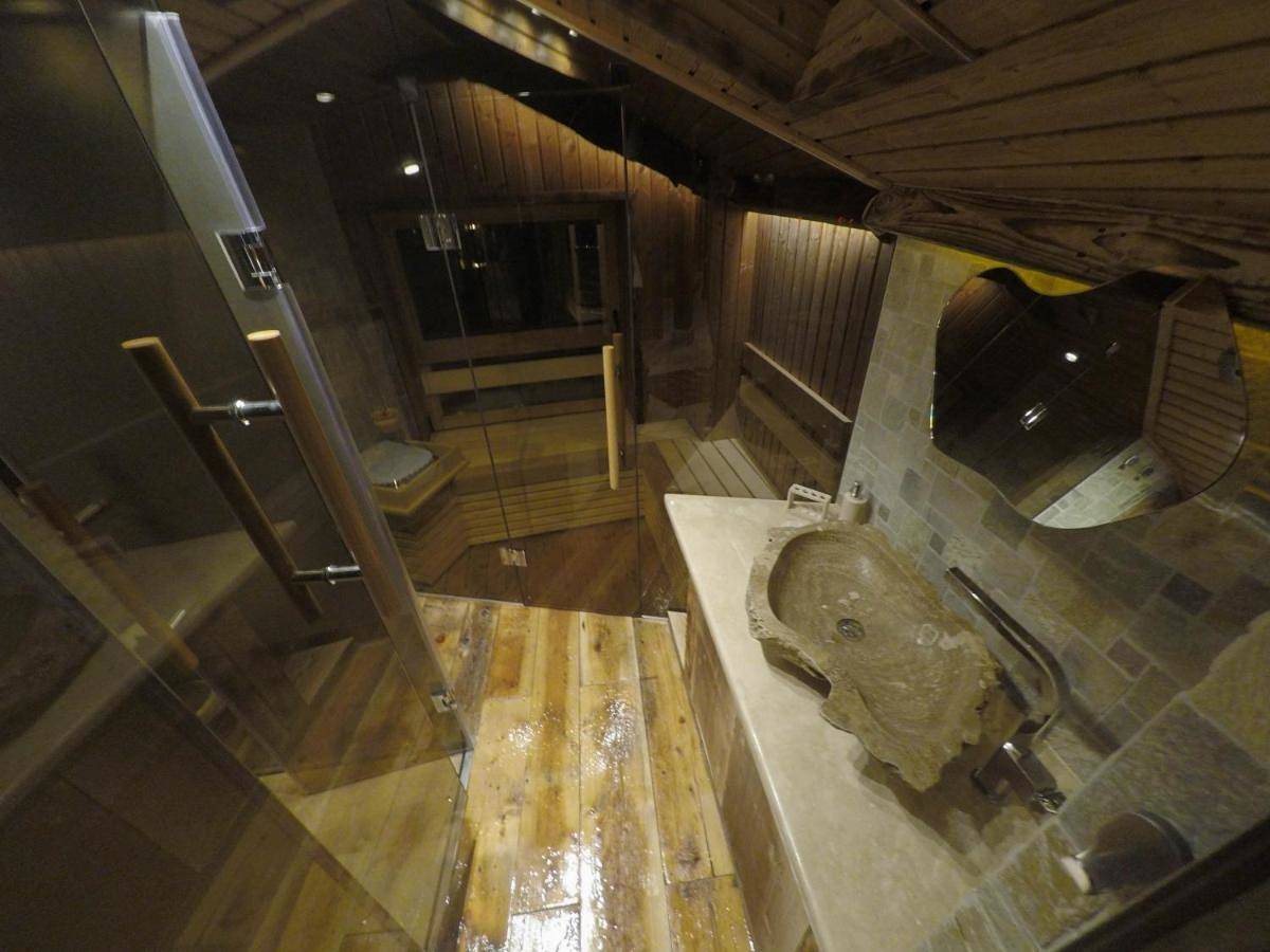 Economy Quadruple Room with Bunk Beds & Shared Bathroom in Plovdiv, Bulgarie