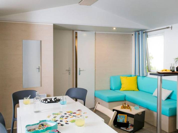 Location de vacances pour 6 personnes, avec piscine à Les Aires