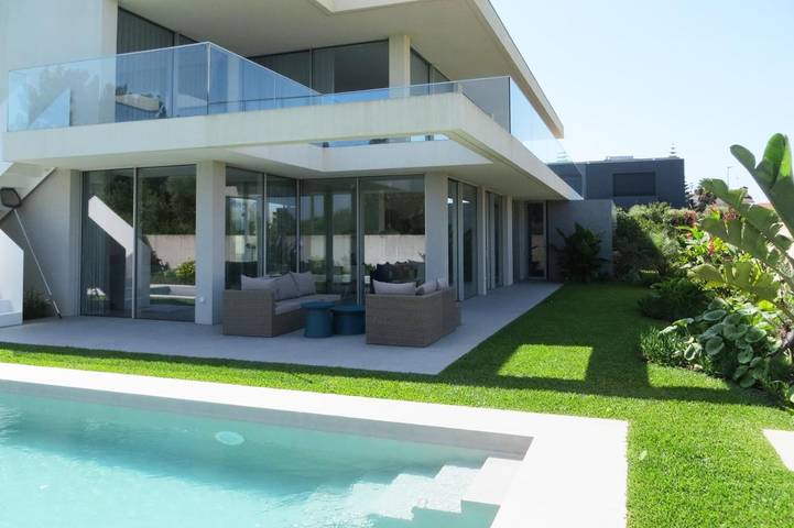 Ferienhaus für 8 Personen, mit Balkon und Terrasse sowie Garten und Pool in Mindelo