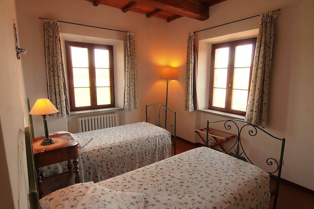 Ganze Wohnung, Wohnungen mit Pool in der Nähe von Assisi. Wifi, Bio-Garten und kostenlosen Wein. in Torgiano, Perugia Provinz