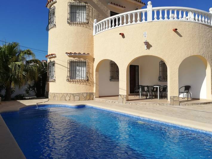 Casa de vacaciones para 6 personas, con terraza y jardín en Els Poblets