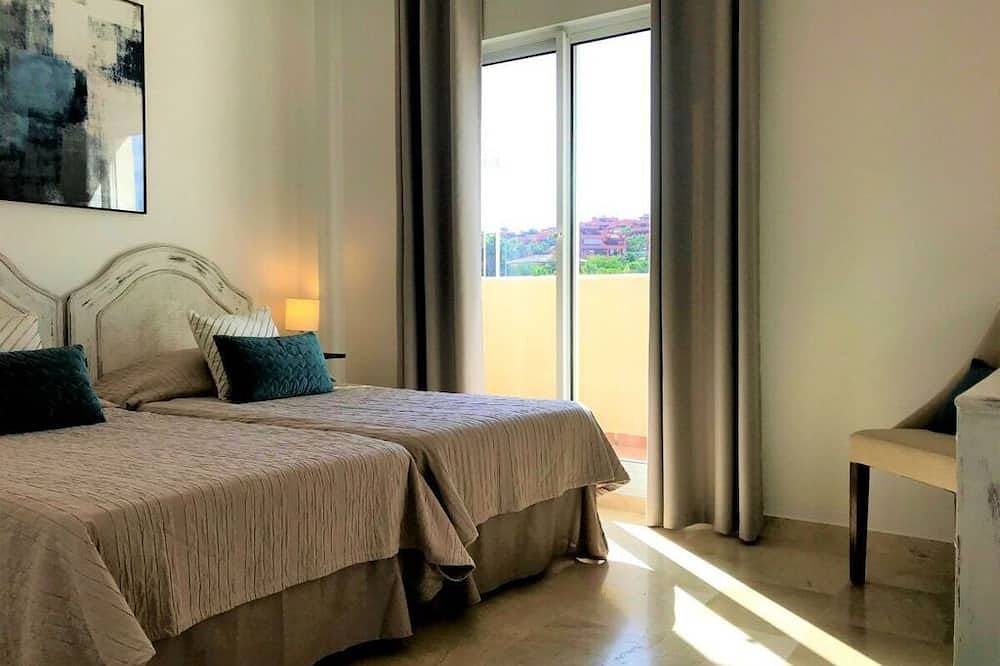 Penthouse Bermuda Beach 2 in Buenas Noches, Estepona