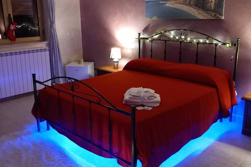 Double Room in private villa with garden and terrace near Tropea in Ionadi, Vibo Valentia Province