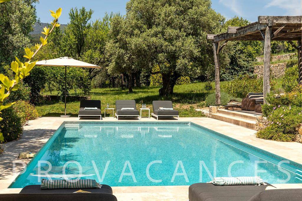 Provencal stone house with panoramic views and pool in Fayence in Fayenza, Region de Draguignan