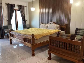 Chambre d’hôte pour 2 personnes, avec terrasse et jardin dans Chiangrai