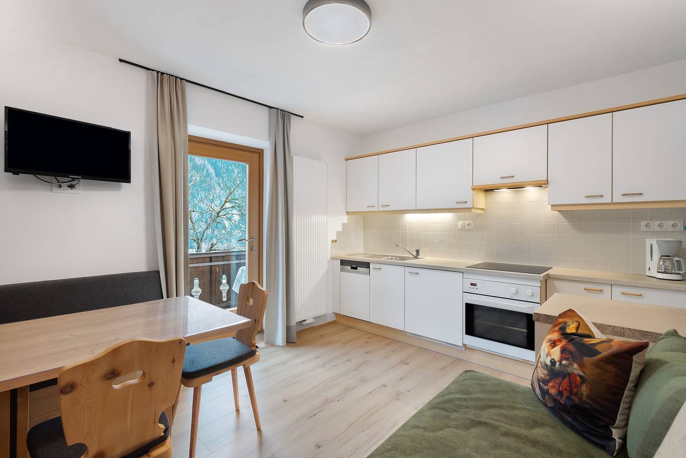 Ganze Wohnung, Ferienwohnung 'Pfaffingerhof Apt Piccolo Rabbit' mit Bergblick, Gemeinschaftsgarten und Wi-Fi in Antholz, Rasen-Antholz