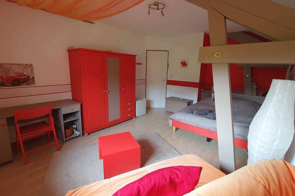 Chambre Coquelicot, 1 à 3, Voir 4 Personnes in Choisy, Annecy region