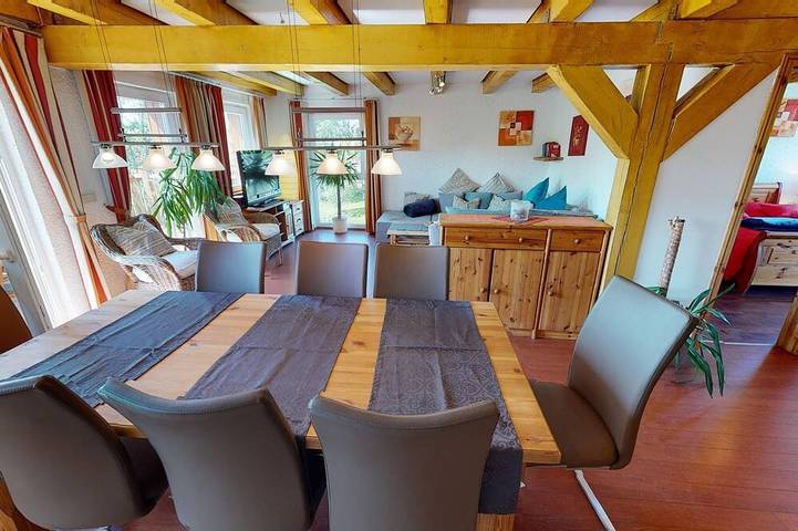 Ferienwohnung für 8 Personen, mit Sauna und Pool sowie Balkon und Garten - 1