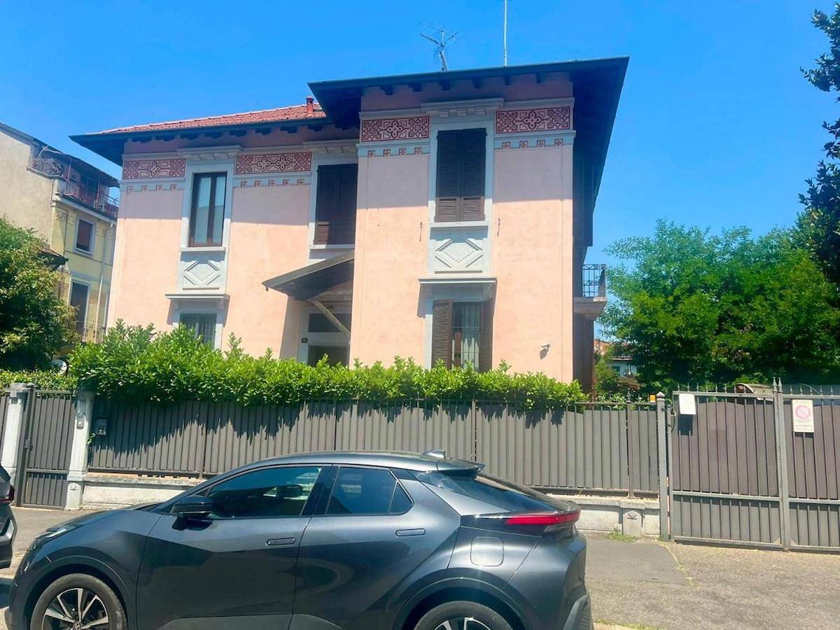 Villa Jolie 10 min from Piazza Duomo in Mailand, Mailand Provinz