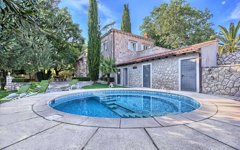 Villa per 8 persone, con piscina e balcone nonché giardino a Canali
