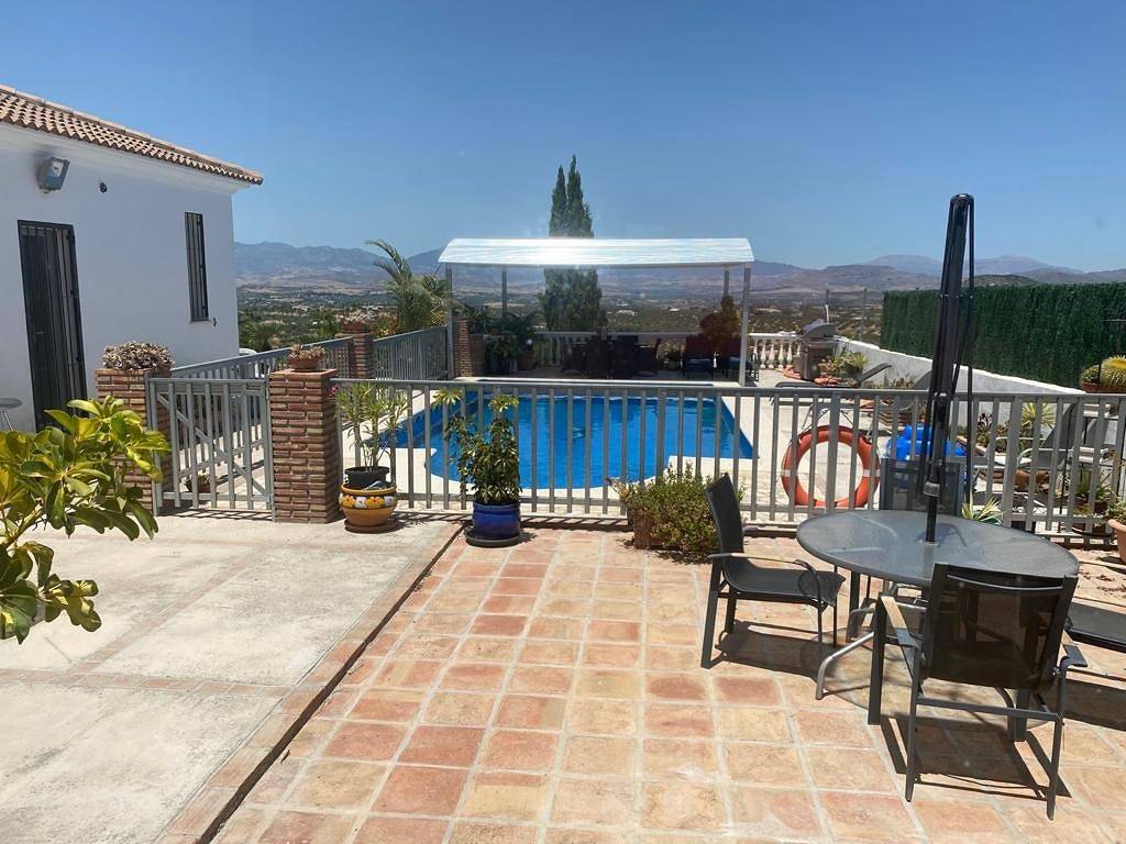 Studio Sleeps 2 with Air Conditioning in Alhaurín el Grande, Province de Málaga