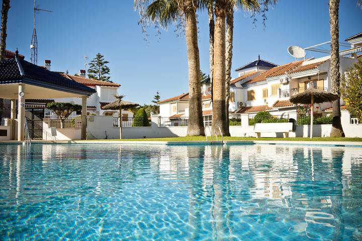 Holiday apartment for 4 people, with garden and pool as well as terrace - 1