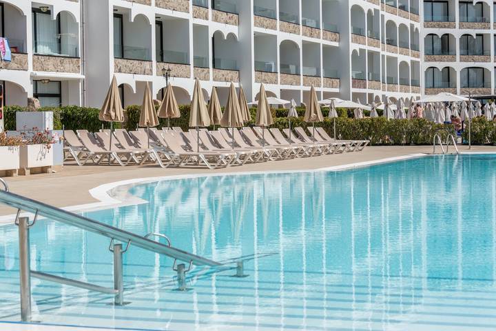 Apartamento entero, Apartamento 'Riviera Peace' cerca de la playa, con piscina compartida y Wi-Fi in Playa del Cura, Mogán