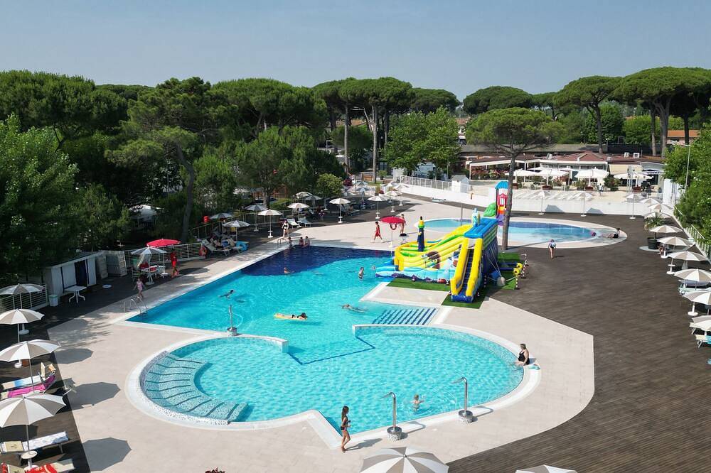 Modern mobile home in Marina 3 campings included, 3 bedrooms, 2 bathrooms, beach in Punta Marina, Provincia di Ravenna