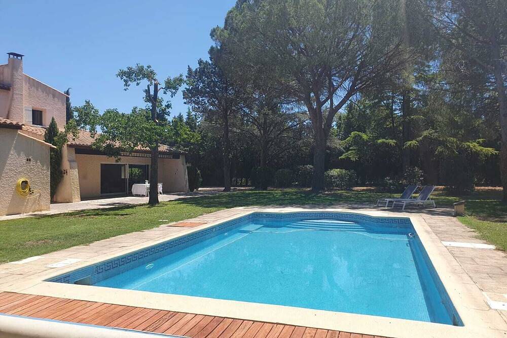 La Villa des Pins in Garons, Nimes region