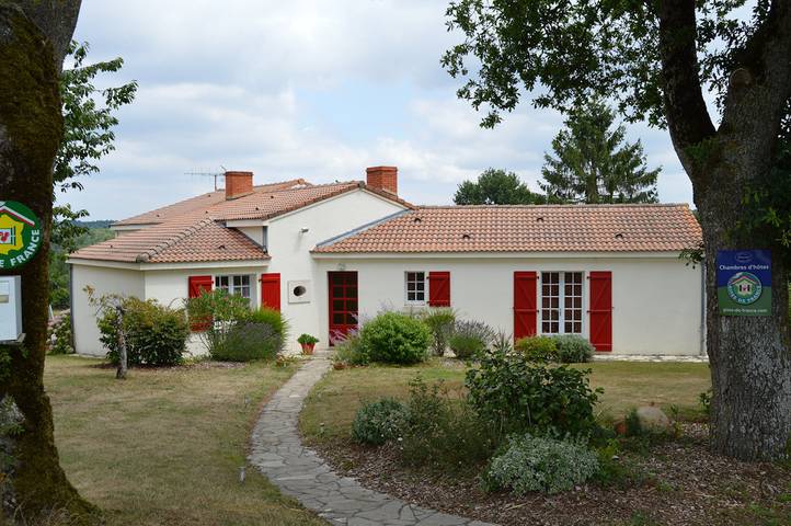 Chambre d’hôte pour 2 personnes, avec jardin à Saint-Hilaire-le-Vouhis