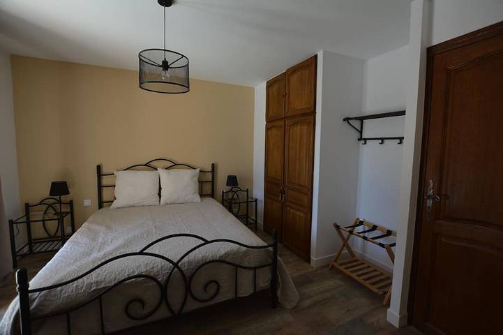 Location de vacances pour 4 personnes, avec terrasse ainsi que jacuzzi et jardin à Calvisson - 2