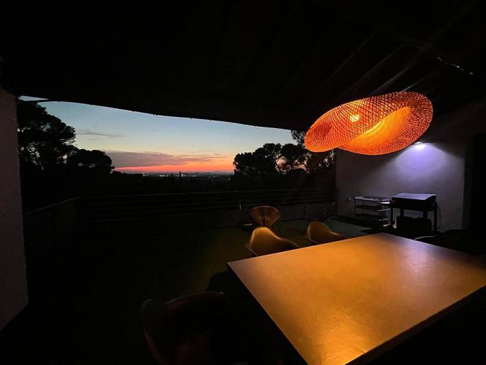 Location de vacances pour 2 personnes, avec vue ainsi que piscine et jardin à Saint-Étienne-du-Grès - 3