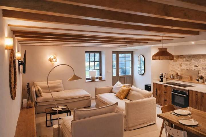 Location de vacances pour 8 personnes, avec terrasse ainsi que sauna et jardin, animaux acceptés dans Plage De La Chatiere Conjux - 4