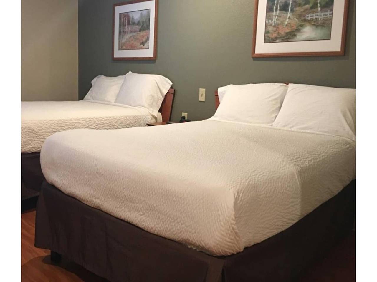 Entire apartment, Studio 6 Birmingham Pelham|Cozy 2 Full Beds|Smoking|Kitchen in Alabama