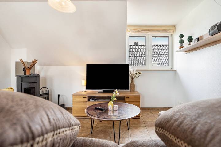 Ganze Wohnung, Apartment 'Haus 11 Og' mit Seeblick, privatem Garten und Wlan in Röbel, Müritz