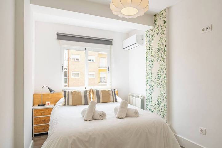 Entire apartment, Sierra Nevada Views | Sunny, Spacious & Renovated in Zaidín - Vergeles, Granada