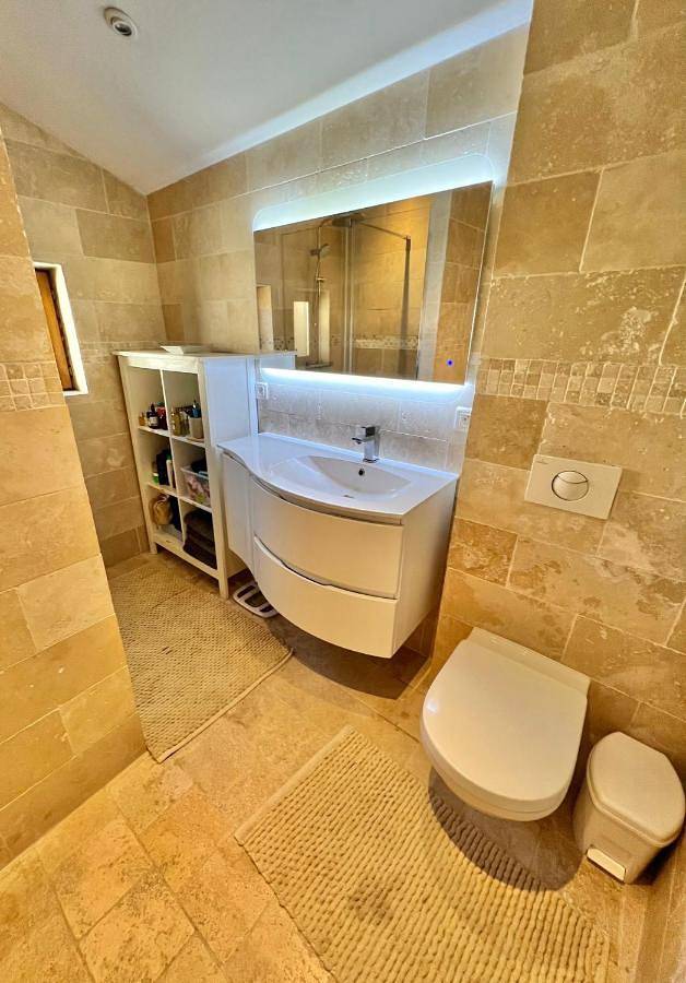 Chambre d’hôte pour 5 personnes, avec terrasse et jardin ainsi que piscine et vue, animaux acceptés dans le Var - 2