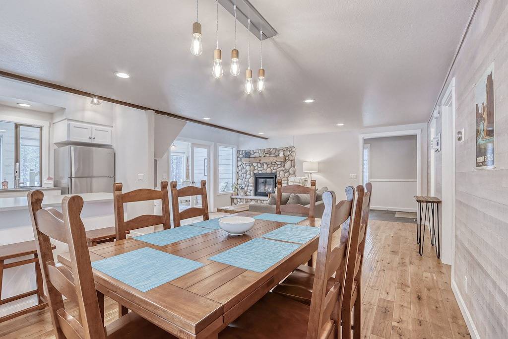 Family-Friendly Forest Hideaway with Evc, Bikes, & Sharc Passes - Walk to Park in Sunriver, Deschutes County