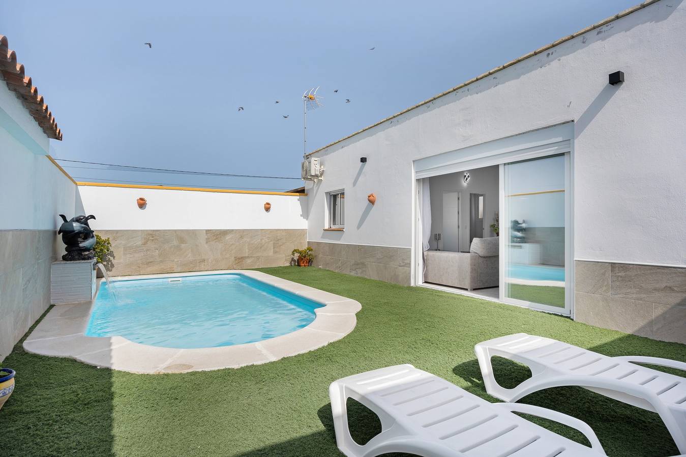 Casa de vacaciones 'La Brujita' con piscina privada, Wi-Fi y aire acondicionado in Chiclana de la Frontera, Costa de la Luz