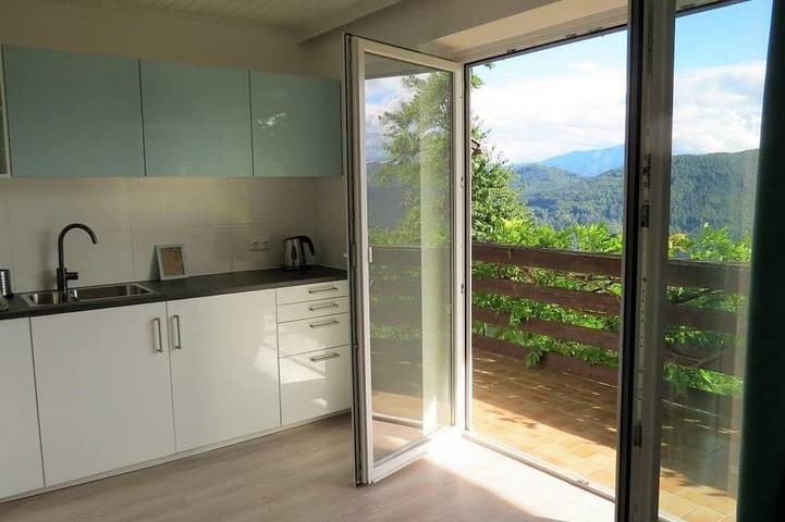 Hütte für 2 Personen, mit Balkon und Garten am Millstätter See