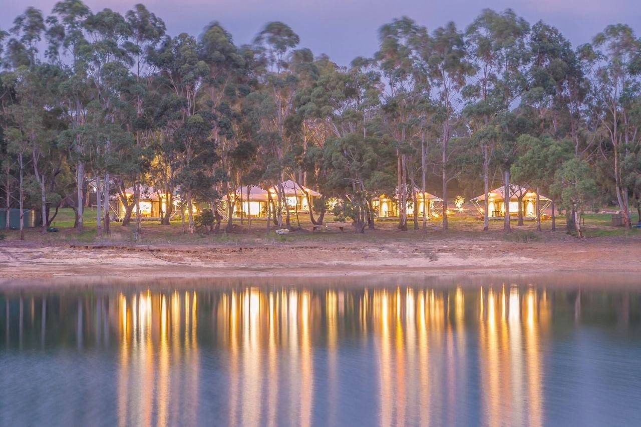 Olio Bello Lakeside Glamping in Australia Occidental