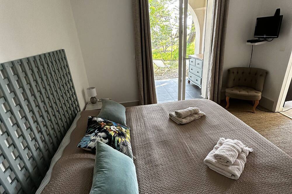 Mini-Villa mit direktem Zugang zum Meer, 4 Personen, ruhig und schattig. in Biguglia, Bastia und Umgebung