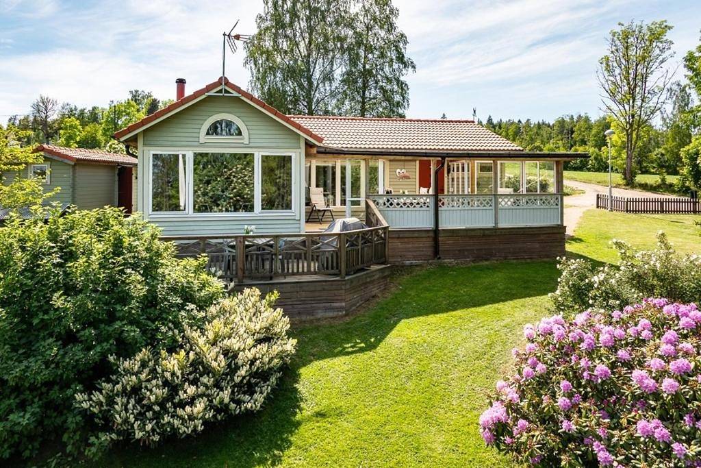 Luxury Villa by lake welcome you in Hjo, Vättern