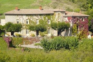 Gîte pour 12 personnes, avec piscine et jardin à Brullioles