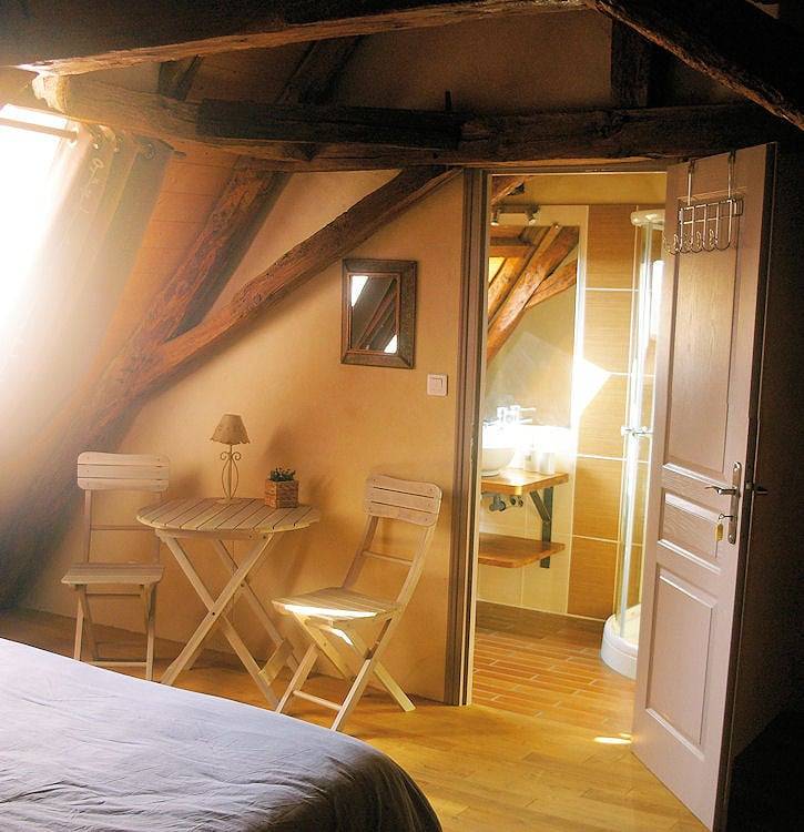 Chambre et table d'hôte avec spa à la Ferme de la Croix - Chambre Mansardée pour 2 ou pour 4 (climatisée)) in Saint-Avit-Sénieur, Périgord Pourpre