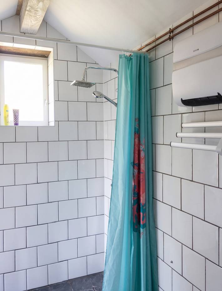 Encantadora casa en Charron con piscina compartida in Región de Aubusson