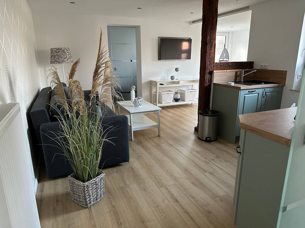 Ganze Wohnung, Ferienwohnung „Manthei“ mit eigener Terrasse, privatem Garten und Wlan in Kluis, Rügen