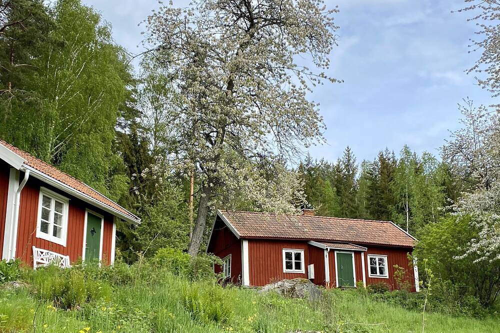 Country side farm house by the sea in Nynäshamn