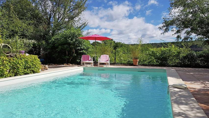 Villa pour 7 personnes, avec terrasse ainsi que piscine et jardin, animaux acceptés dans les Parc national des Cévennes