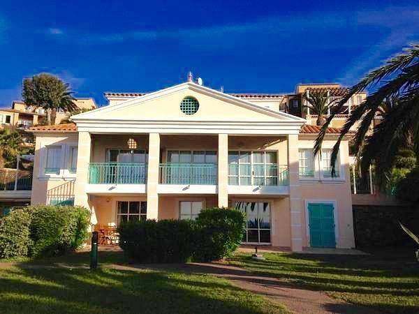 Location de vacances pour 5 personnes, avec jardin, animaux acceptés dans Cap Estérel