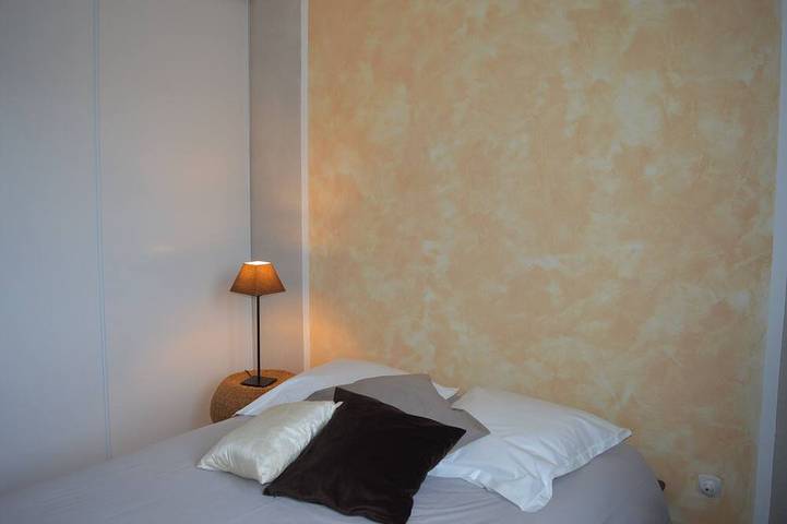 Location de vacances pour 10 personnes, avec terrasse et jardin, animaux acceptés à Saint-Laurent-des-Arbres - 2