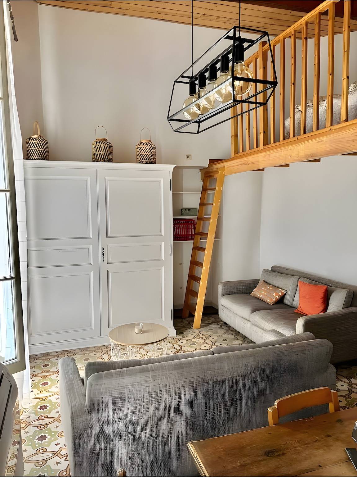 Appartement entier, Appartement « À deux pas des Arènes » avec Wi-Fi et climatisation in Nîmes, Région de Nîmes